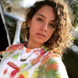 Meet your Posher, Destiny